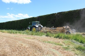 eal-group-contractors-baling-cartage-raking-mowing-wrapping-10