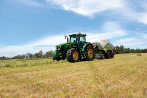 eal-group-contractors-baling-cartage-raking-mowing-wrapping-27