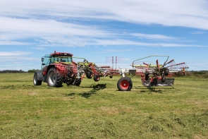 eal-group-contractors-baling-cartage-raking-mowing-wrapping-31