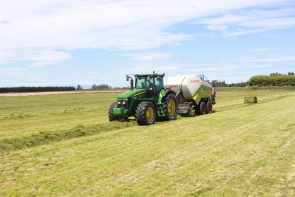 eal-group-contractors-baling-cartage-raking-mowing-wrapping-44