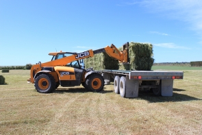 eal-group-contractors-baling-cartage-raking-mowing-wrapping-6