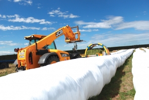 eal-group-contractors-baling-cartage-raking-mowing-wrapping-65